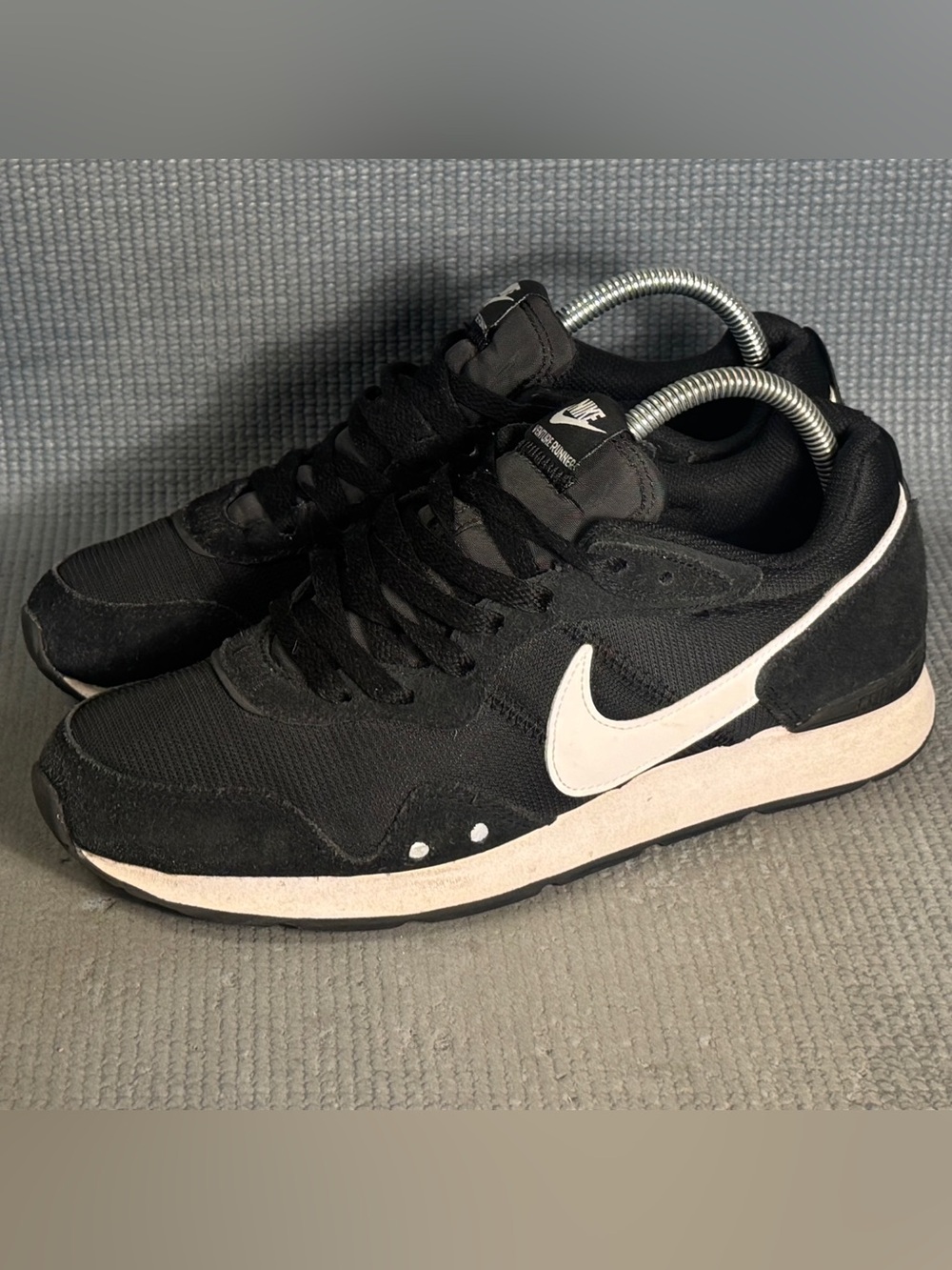 Nike Venture Runner Black White Sneakers CK2944-002 Men’s Size 8